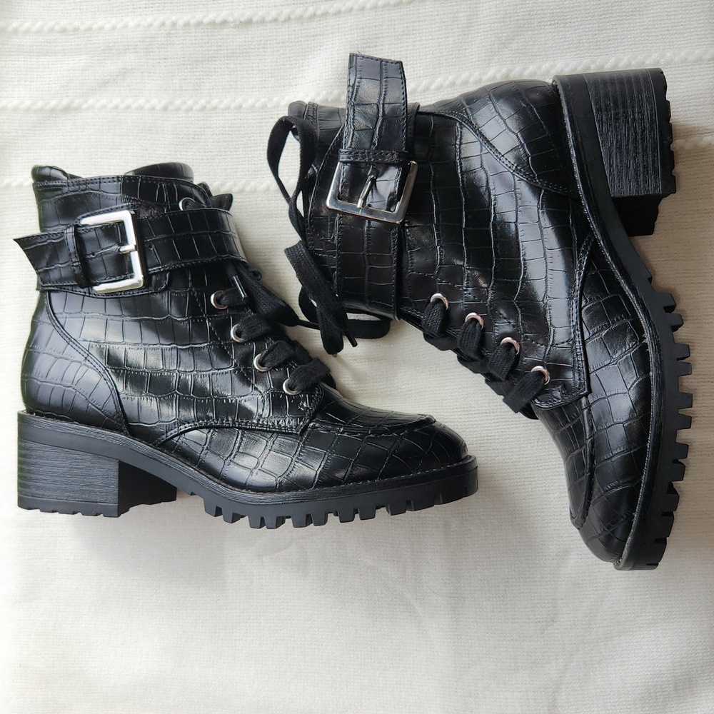 Indigo rd. Combat boots